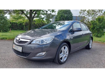 OPEL ASTRA J 1.4 T Sport Edition EURO5 ÜLÉS+KORMÁNYFŰTÉS TEMPOMAT PDC VONÓHOROG TÉLI-NYÁRIKERÉK