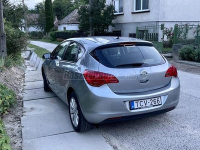 OPEL ASTRA J 1.6 Cosmo Friss műszaki.8Kerék.Opel szervízkönyv.szívó benzin