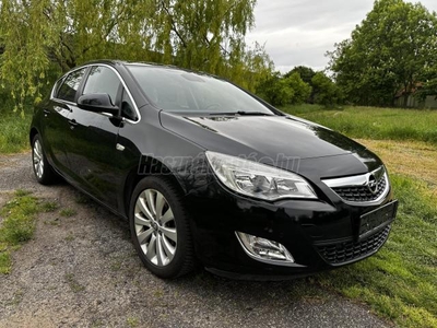 OPEL ASTRA J 1.6 Enjoy 168e km. tempomat. radar. dig. klíma