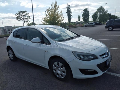 OPEL ASTRA J 1.6 Selection