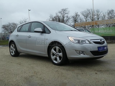 OPEL ASTRA J 1.6 Sport