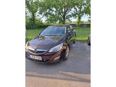 OPEL ASTRA J 1.7 CDTI Cosmo