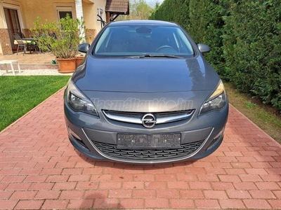 OPEL ASTRA J Sedan 1.6 Enjoy