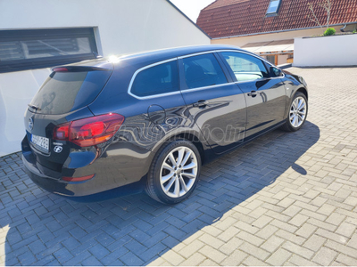 OPEL ASTRA J Sports Tourer 1.4 T Cosmo