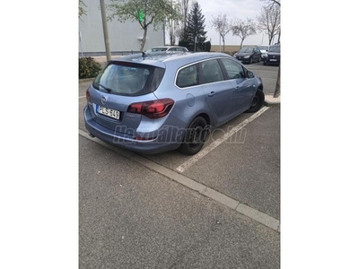 OPEL ASTRA J Sports Tourer 1.4 T Cosmo