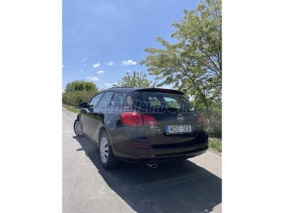 OPEL ASTRA J Sports Tourer 1.4 T Enjoy