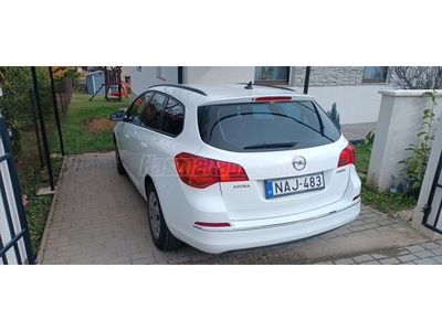 OPEL ASTRA J Sports Tourer 1.4 T Enjoy