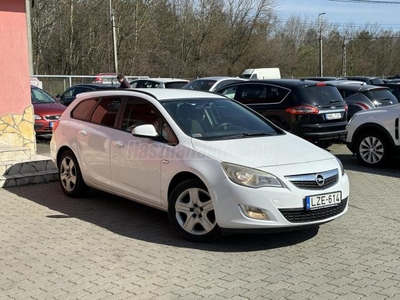 OPEL ASTRA J Sports Tourer 1.7 CDTI Cosmo MAGYAR 17K JÓGUMI TEMPOMAT 250EKM 2XDKLÍMA CD400 ISOFIX EU5 125LE SZÉP ÁLLAPOT