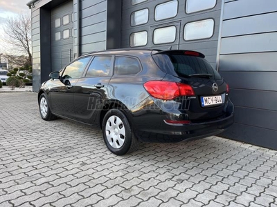 OPEL ASTRA J Sports Tourer 1.7 CDTI Enjoy SZERVIZELT / MAGYARORSZÁG-i / NAVI / TEMPOMAT