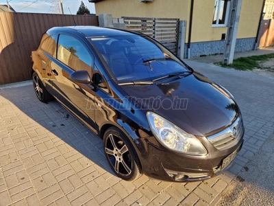 OPEL CORSA D 1.4 Cosmo