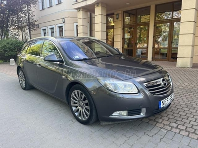 OPEL INSIGNIA Sports Tourer 2.0 CDTI Sport Klíma Navi Panorámatető