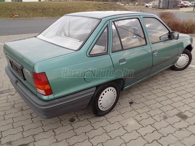 OPEL KADETT 1.6 LS Aut.-Gyűjtői Darab