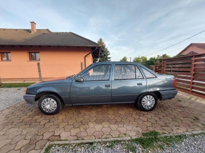 OPEL KADETT E 1.3 GLS