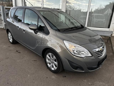 OPEL MERIVA B 1.4 T Cosmo végig vez. szerv.könyv