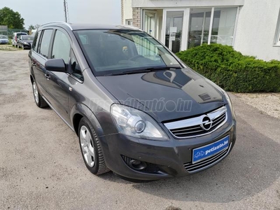 OPEL ZAFIRA B 2.2 Cosmo