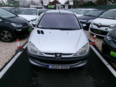 PEUGEOT 206 1.4 16V Premium AUTOMATA KLÍMA-SZERIZELT-VÁLTÓZÁR!