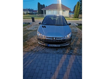 PEUGEOT 206 1.4 TRENDY