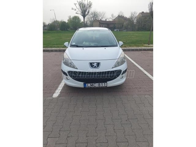 PEUGEOT 207 1.4 16V Urban