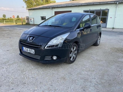 PEUGEOT 5008 1.6 HDi Confort 5008 1.6HDi Premium 2TR