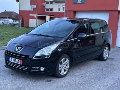 PEUGEOT 5008 1.6 HDi Premium