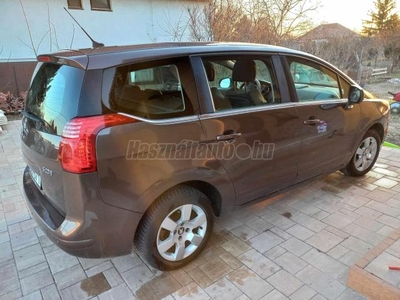 PEUGEOT 5008 1.6 THP Allure