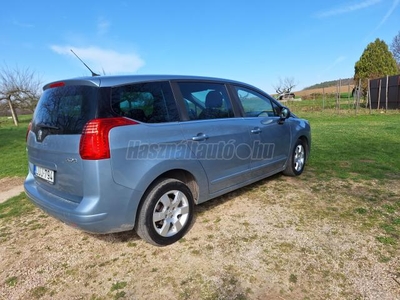 PEUGEOT 5008 1.6 VTi Premium