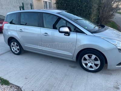 PEUGEOT 5008 1.6 VTi Premium / Vezetett szervizkönyv / 1 ÉV GARANCIA / GPS Navigáció /