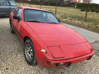 PORSCHE 924