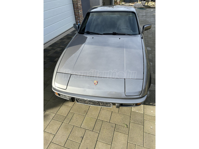 PORSCHE 924