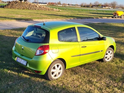 RENAULT CLIO 1.2 16V Authentique