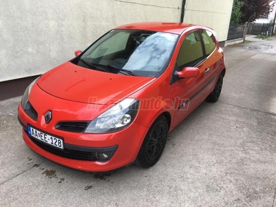 RENAULT CLIO 1.4 16V Authentique