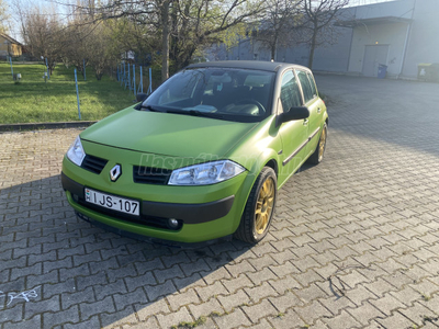 RENAULT MEGANE 1.4 Authentique