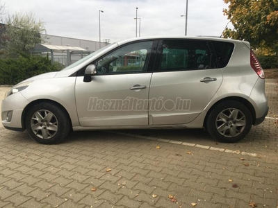 RENAULT SCENIC Scénic 1.5 dCi TomTom EDC NAVIGÁCIÓ. TEMPOMAT. ELEKTROMOS KÉZIFÉK. KÁRTYÁS INDÍTÁS. START-STOP