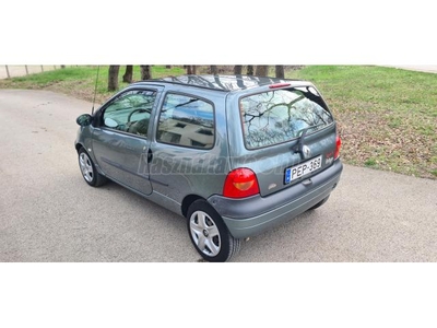 RENAULT TWINGO 1.2 Hello 77e km. 0 rozsda