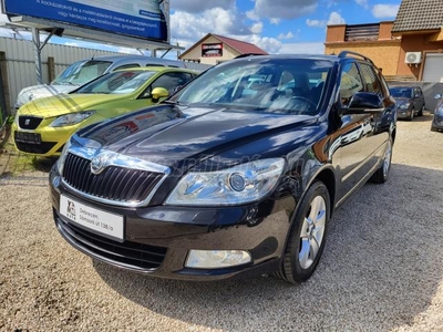 SKODA OCTAVIA Combi 1.4 TSI Elegance Xenon. Félbőr. Ülésfűtés