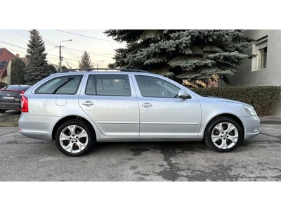 SKODA OCTAVIA Combi 2.0 CR TDI Elegance SOK EXTRA/XENON/NAPTETŐ/VONÓHOROG/RADAROK/NAGYNAVI/17-ES KEREKEK/FÉLBŐR/ÜLÉSFŰTÉ