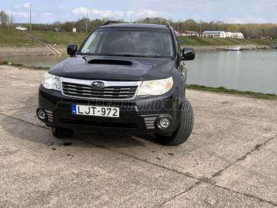 SUBARU FORESTER 2.0 Exclusive Fűzött blokkal