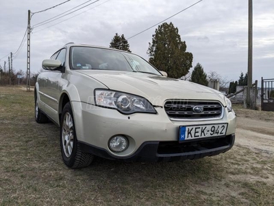 SUBARU OUTBACK 2.5 Comfort Navi (Automata)