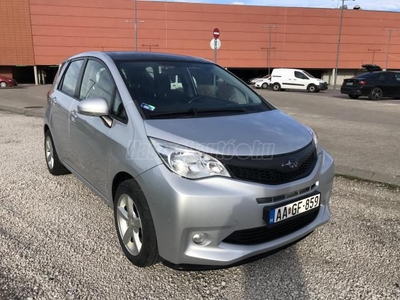 SUBARU TREZIA 1.3 i Trend Toyota Verso Sport