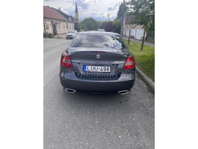 SUZUKI KIZASHI 2.4 SDLX CVT 4WD