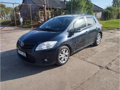 TOYOTA AURIS 1.33 Luna AAC