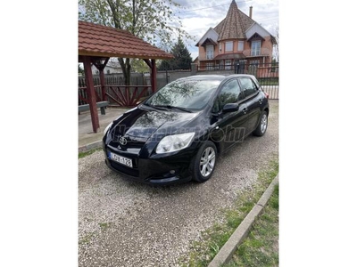 TOYOTA AURIS 1.4