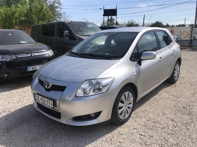 TOYOTA AURIS 1.6