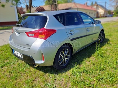 TOYOTA AURIS 1.6 Lounge