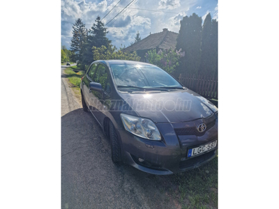 TOYOTA AURIS 2.2 D-4D Premium Active