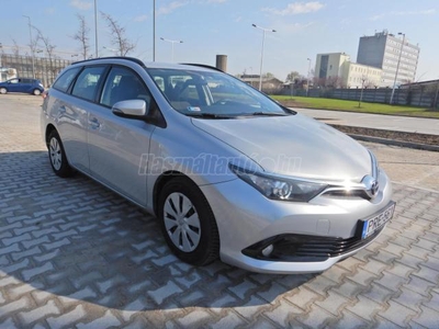 TOYOTA AURIS Touring Sports 1.33 Live 143Ekm!Magyar.vez.szervízkönyv!