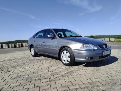 TOYOTA AVENSIS 1.6 Linea Terra