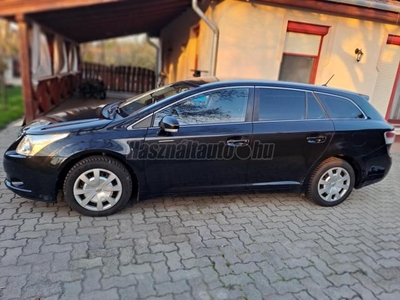 TOYOTA AVENSIS 2.0 D-4D Executive