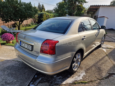 TOYOTA AVENSIS 2.0 Sol Executive