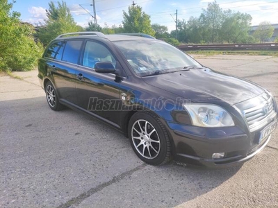 TOYOTA AVENSIS 2.2 D-CAT Sol Executive